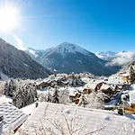 Résidence Le Centre - Pour 4 Personnes 193345 * La Plagne
