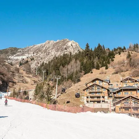 Résidence Le Centre - Pour 4 Personnes 193345 * La Plagne